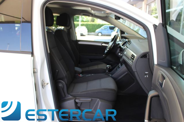 VOLKSWAGEN Touran usata, con Fendinebbia