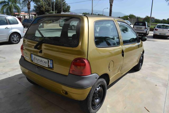 RENAULT Twingo usata 12