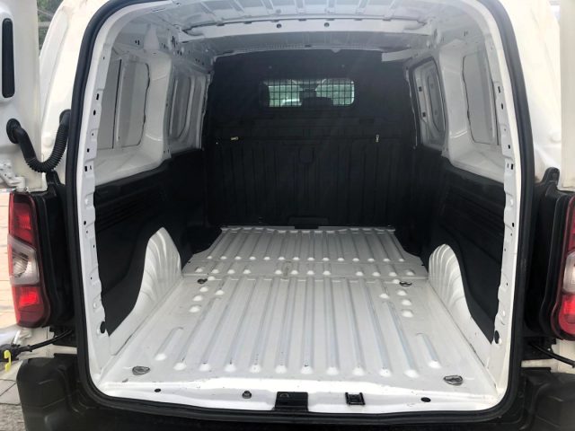 TOYOTA Proace City usata, con ESP