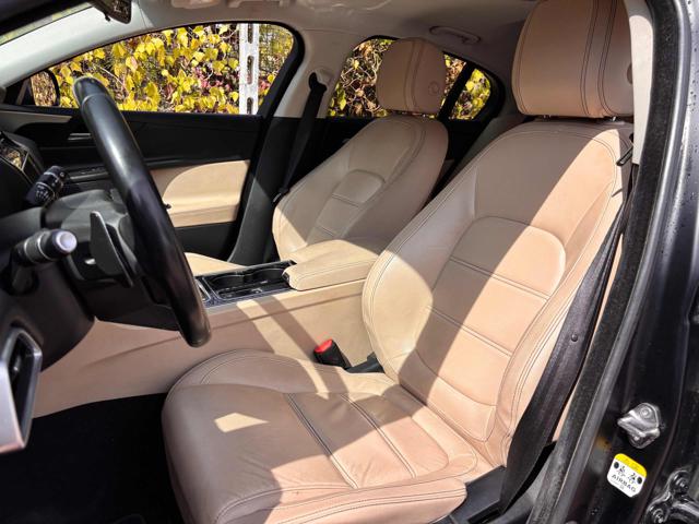 JAGUAR XE usata, con ESP