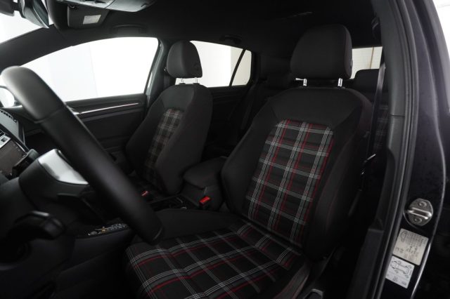 VOLKSWAGEN Golf usata 1