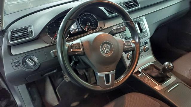 VOLKSWAGEN Passat usata, con Controllo trazione