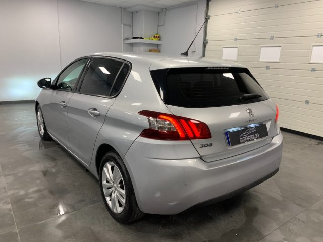 PEUGEOT 308 usata, con Autoradio