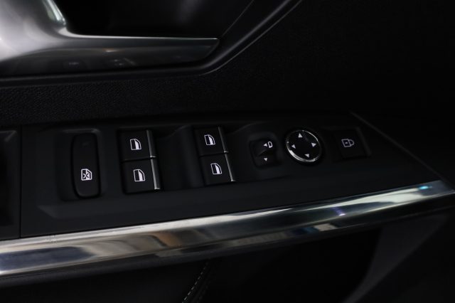 PEUGEOT 3008 usata 15