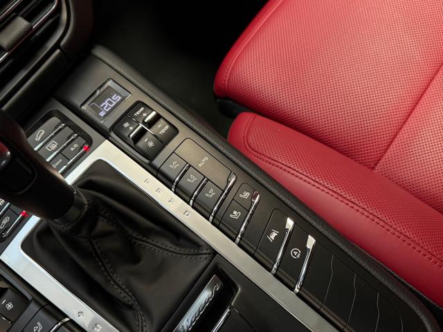 PORSCHE Macan usata, con Sedili riscaldati