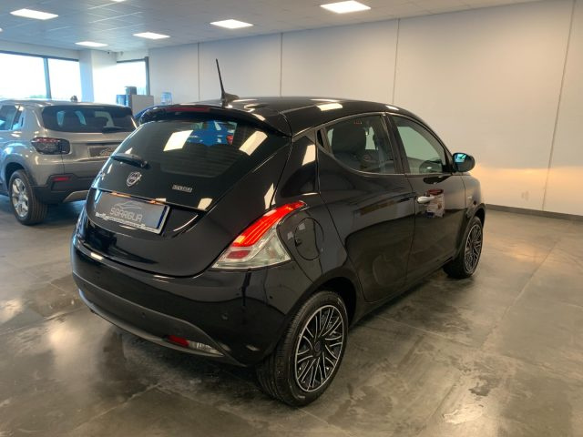 LANCIA Ypsilon usata, con USB