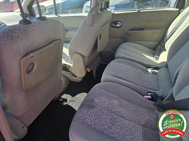 RENAULT Scenic usata 8