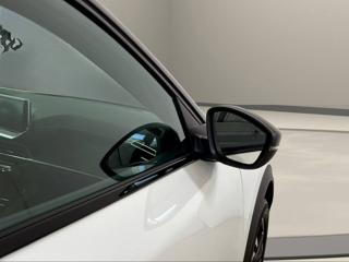 PEUGEOT 2008 usata, con Isofix