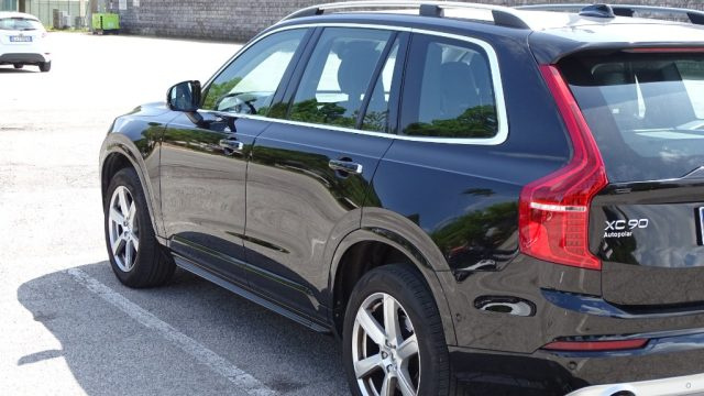 VOLVO XC90 usata, con Sensori di parcheggio posteriori