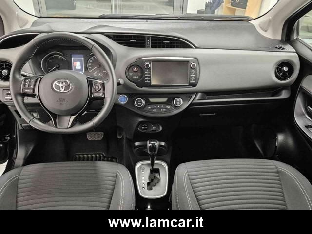 TOYOTA Yaris usata, con USB