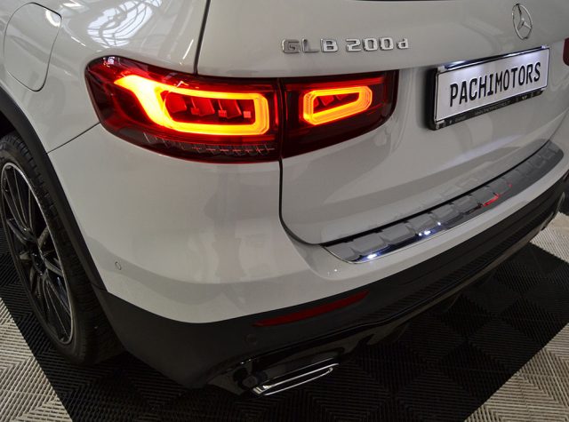 MERCEDES-BENZ GLB 200 usata, con Trazione integrale