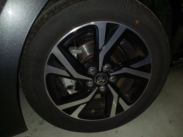 TOYOTA Yaris usata, con Fari LED