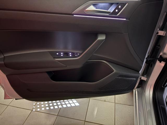 VOLKSWAGEN Taigo usata, con Vivavoce