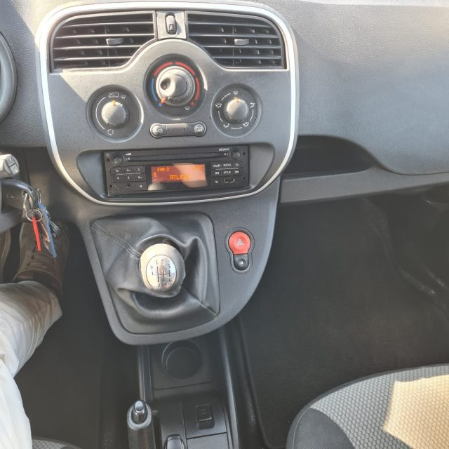 RENAULT Kangoo usata 19