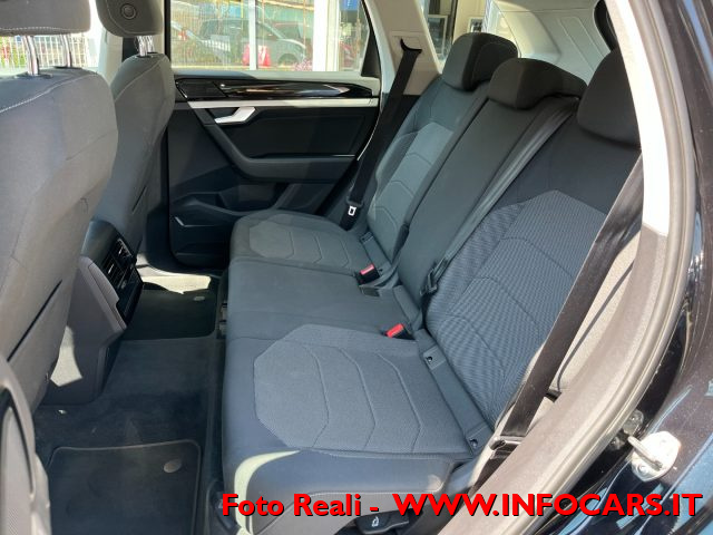 VOLKSWAGEN Touareg usata, con Autoradio