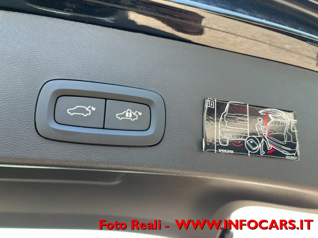 VOLVO XC40 usata, con Fari LED