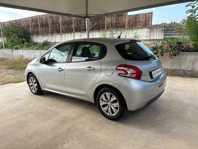 PEUGEOT 208 usata, con Autoradio