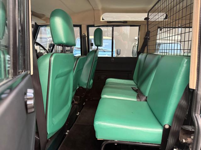 LAND ROVER Defender usata 13