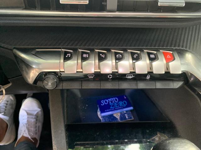 PEUGEOT 3008 usata, con Specchietti laterali elettrici