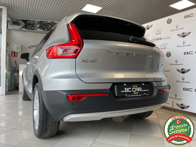 VOLVO XC40 usata, con Specchietti laterali elettrici