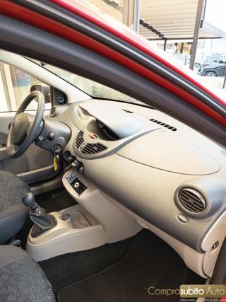 RENAULT Twingo usata, con Sedile posteriore sdoppiato