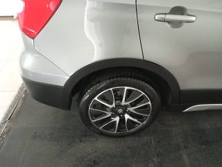 SUZUKI S-Cross usata, con Specchietti laterali elettrici
