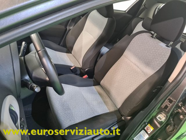 TOYOTA Yaris usata 26