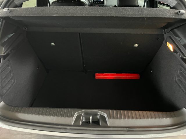 RENAULT Clio usata, con Volante in pelle
