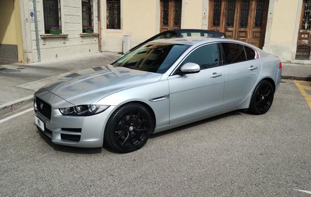 JAGUAR XE usata, con Airbag laterali