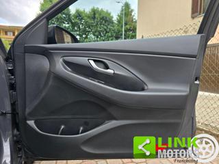 HYUNDAI i30 usata, con Sensori di parcheggio anteriori