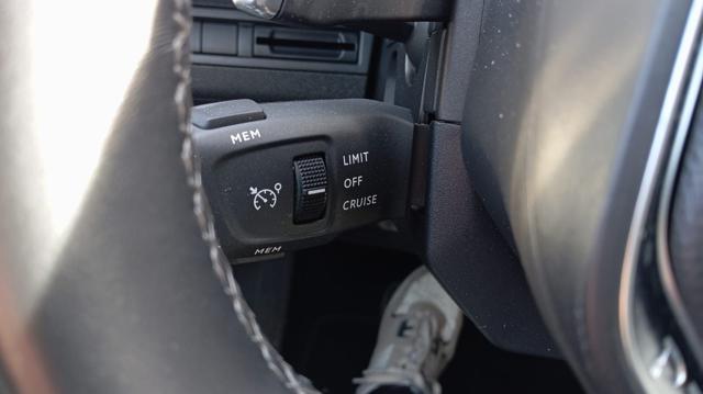 PEUGEOT 3008 usata, con Controllo elettronico della corsia