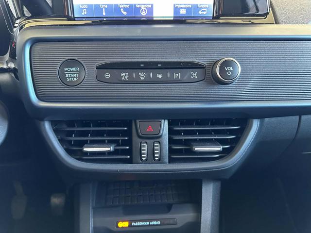 FORD Tourneo Courier usata, con Sensori di parcheggio anteriori