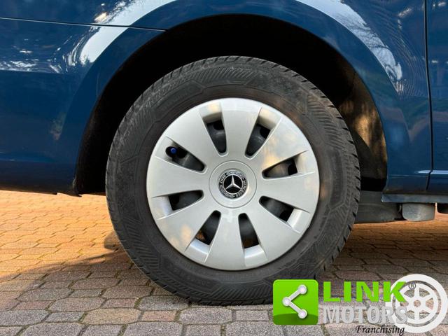 MERCEDES-BENZ V 200 usata, con Sensori di parcheggio posteriori