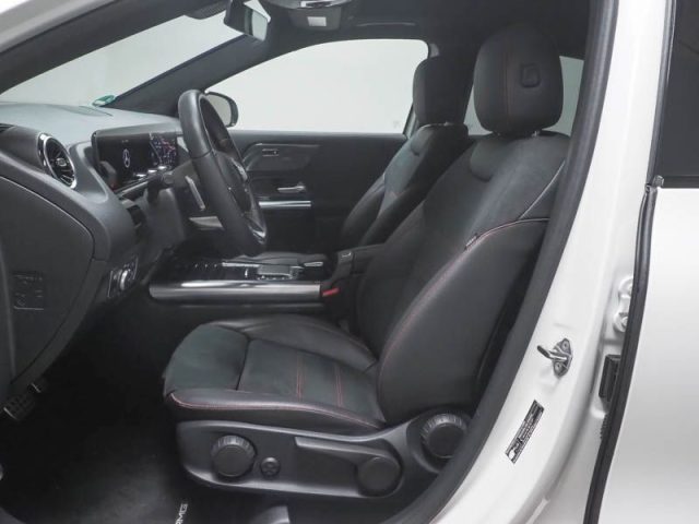 MERCEDES-BENZ GLA 220 usata, con Autoradio