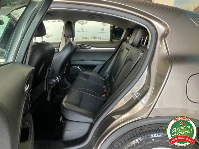 ALFA ROMEO Stelvio usata, con Luci diurne LED