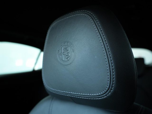 ALFA ROMEO Stelvio usata, con Hill holder