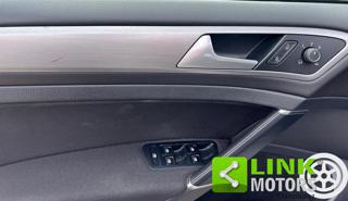 VOLKSWAGEN Golf usata, con Touch screen