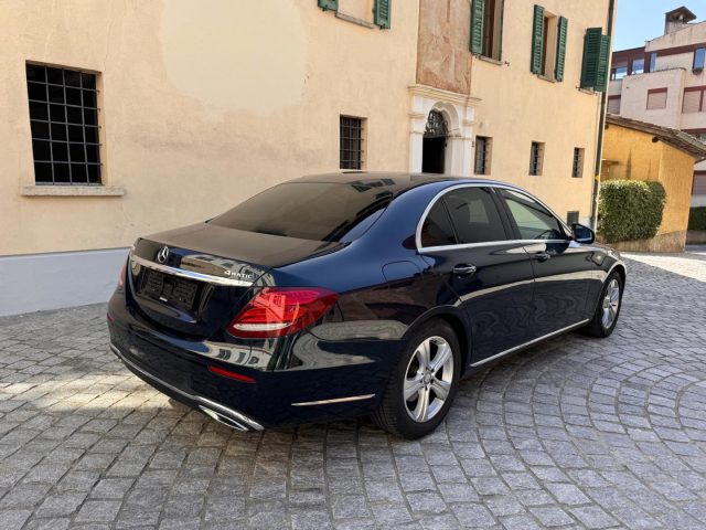 MERCEDES-BENZ E 220 usata, con Autoradio