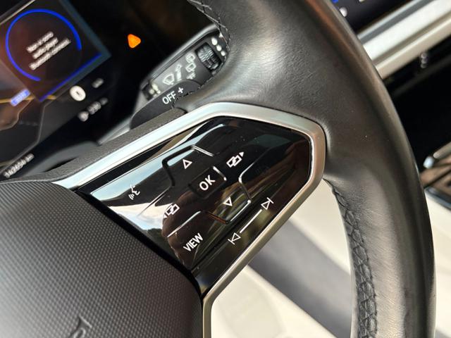 VOLKSWAGEN Touareg usata, con Touch screen