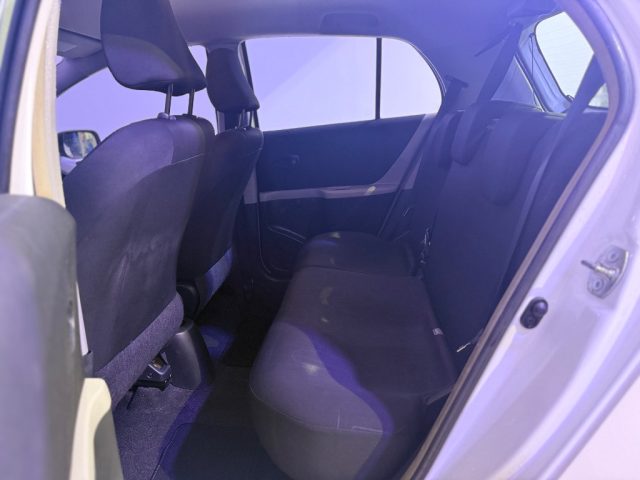 TOYOTA Yaris usata 14