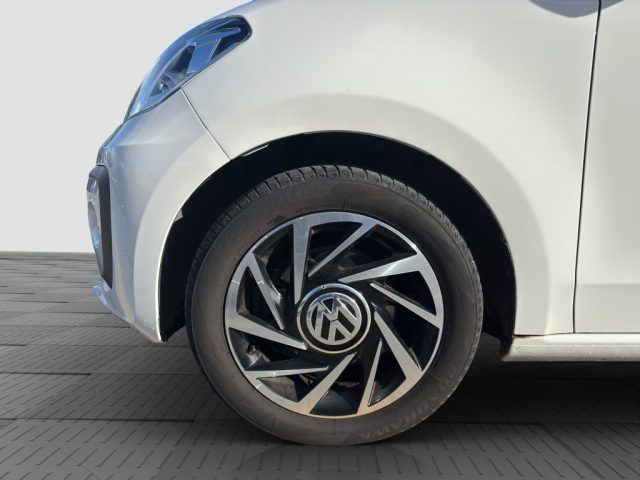 VOLKSWAGEN up! usata 12