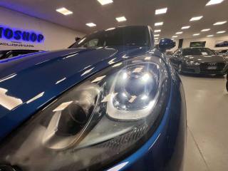 PORSCHE Macan usata, con USB