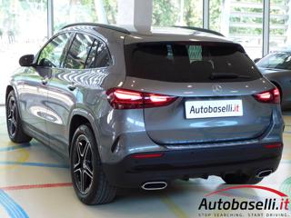 MERCEDES-BENZ GLA 180 usata, con Park Distance Control