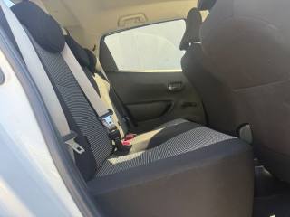 TOYOTA Yaris usata 27