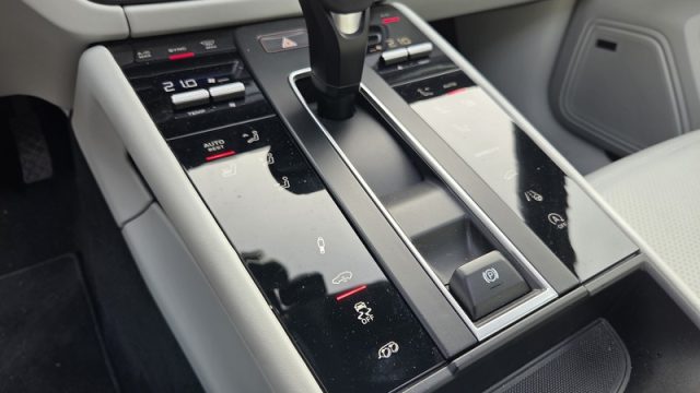 PORSCHE Macan usata, con Fari LED