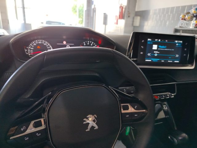 PEUGEOT 2008 usata, con Head-up display