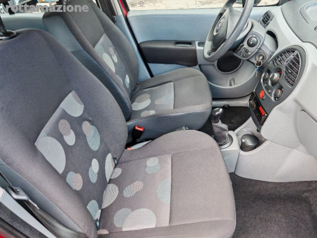 RENAULT Modus usata, con USB