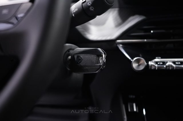 PEUGEOT 2008 usata, con Fari LED