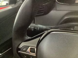 PEUGEOT 2008 usata, con Sensori di parcheggio posteriori