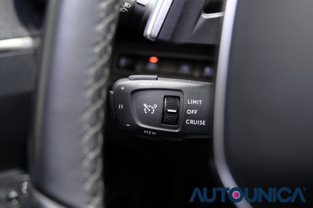 PEUGEOT 3008 usata, con Touch screen
